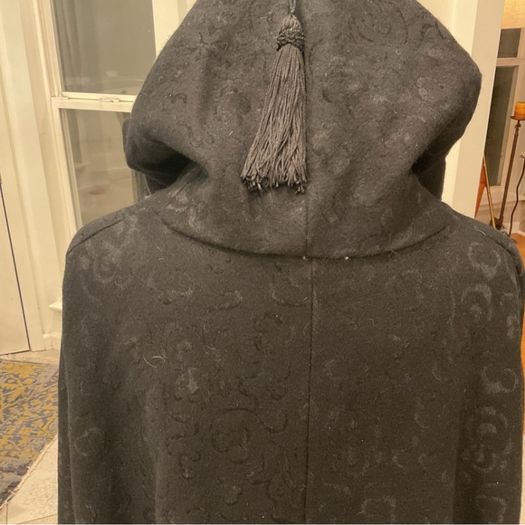 Queen of the Capes Wool Cape Coat - Picture 5 of 14